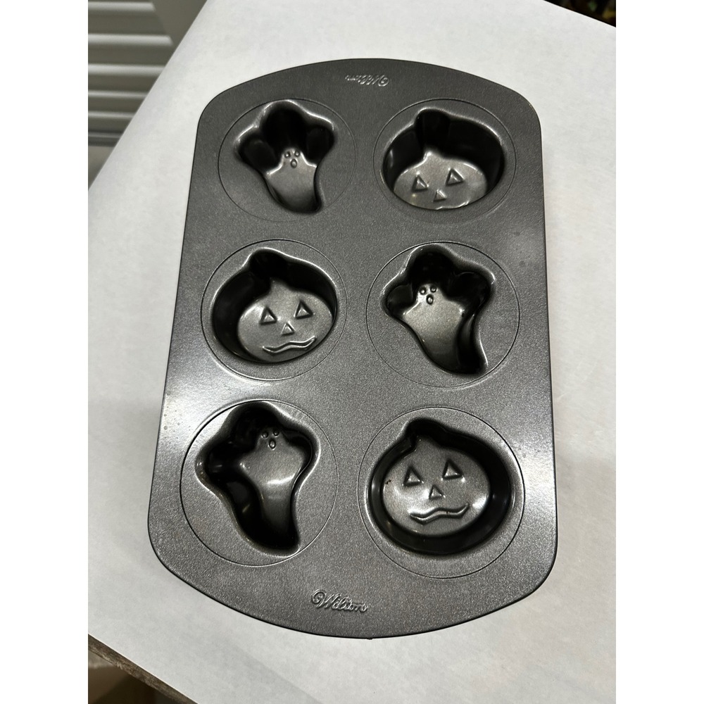 Wilton Halloween Ghost and Pumpkin 6 Cavity Non-Stick Steel Cakelet Pan Gray